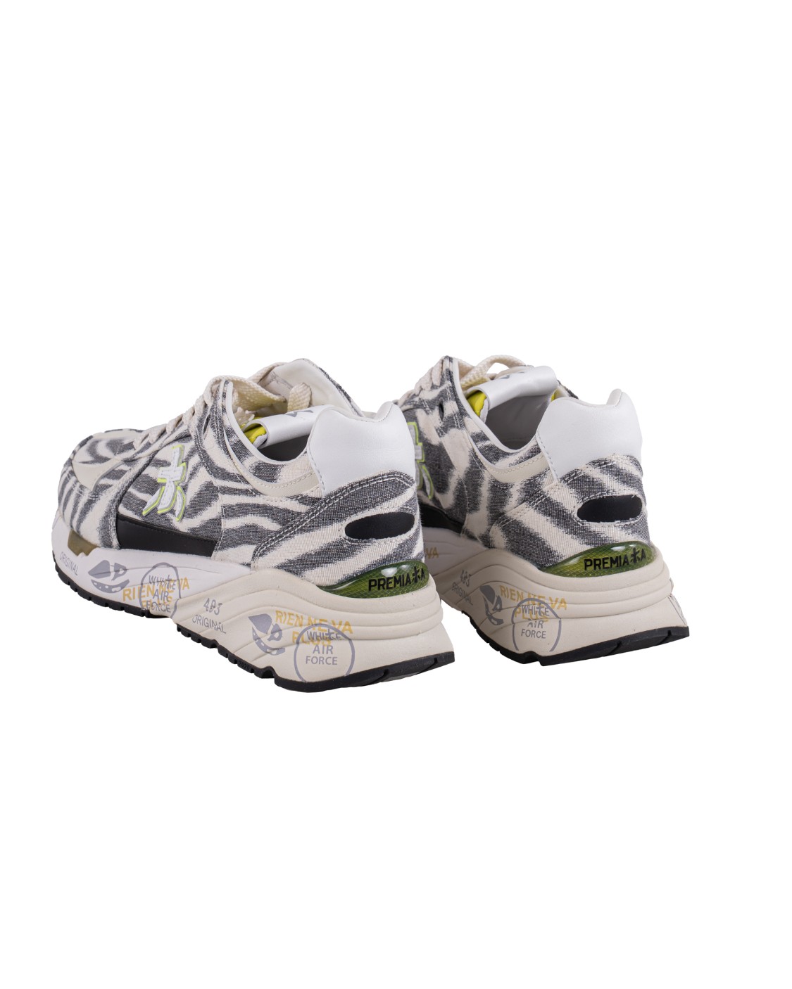 shop PREMIATA  Scarpa: Premiata Sneakers "Mased 7394".
Silhouette vintage con materiali pregiati e dettagli vivaci.
Logo che decora i laterali, la scritta MASE che si evince sull’etichetta, trattamenti e dettagli a contrasto che ne risaltano la visibilità.
Altezza Suola 4 cm.
Composizione: SOLE: 30% RUBBER 65% EVA 5% TPU UPPER: 45% CO 30% PL 10% PC 15% PA LINING: 86% GOAT LEATHER 14% PU.
Made in Italy.. MASED-7394 number 7325446